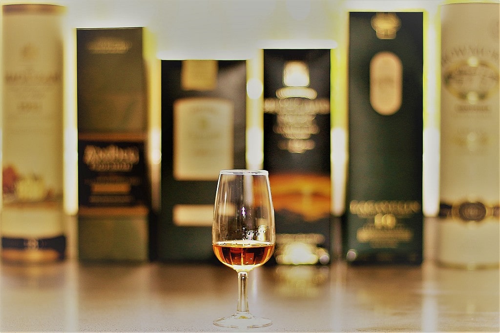 GLENCAIRN THE GOLD SCOTCH WHISKY TASTING AND NOSING
